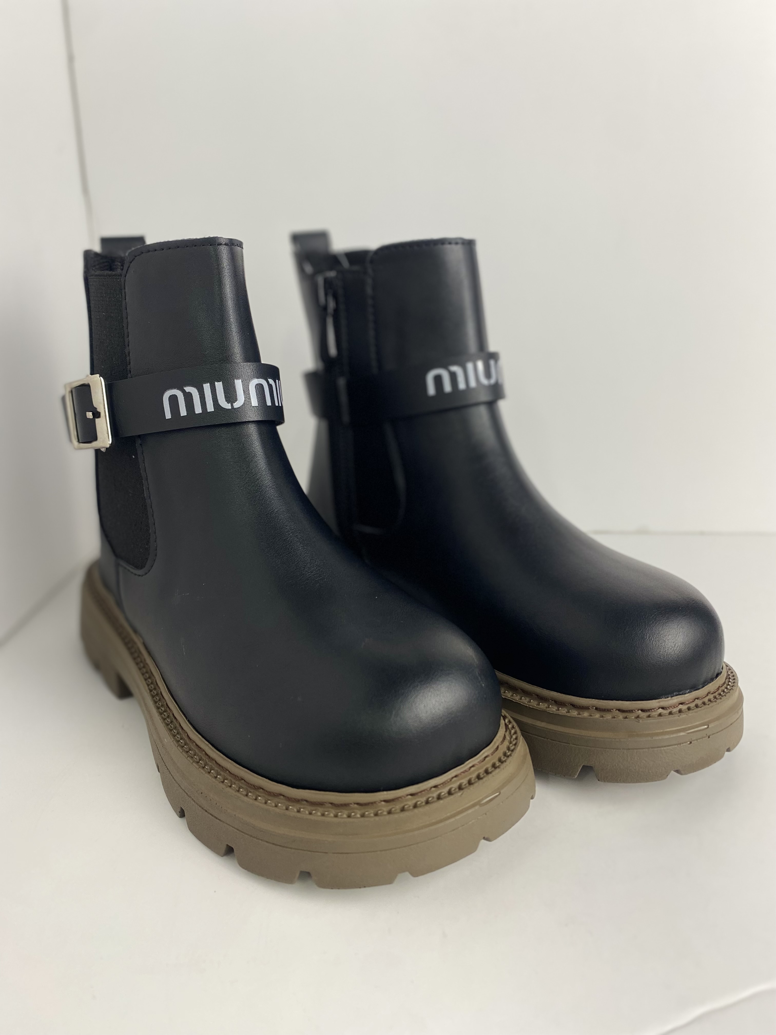 بوت بچگانه میو زیره‌لیوانی 3305