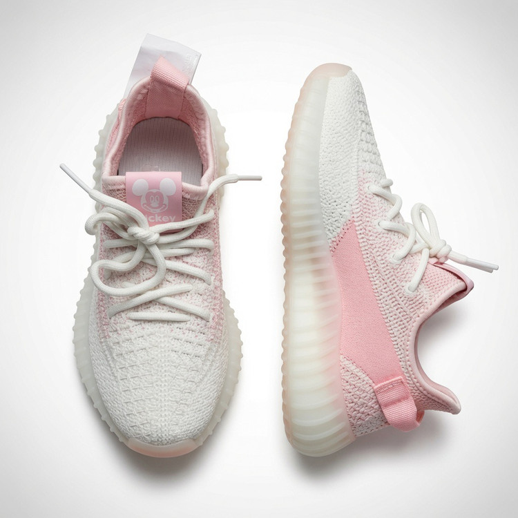 کتانی دخترانه سبک طرح یزی Yeezy رنگ سفید صورتی پاستلی